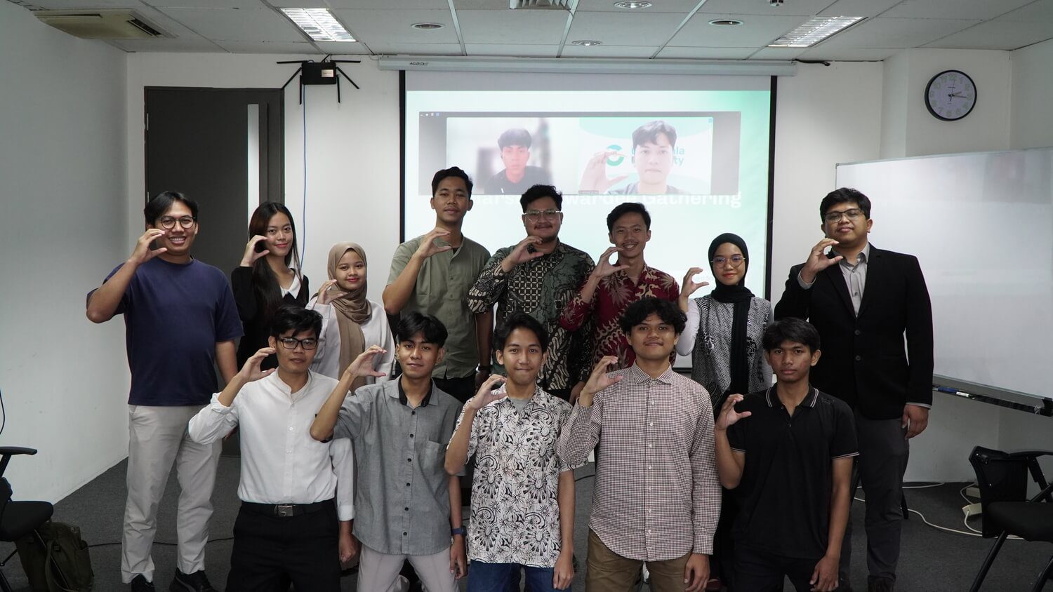 PT Inti Agro Solution Awards Scholarships to Ten Students of Cakrawala University